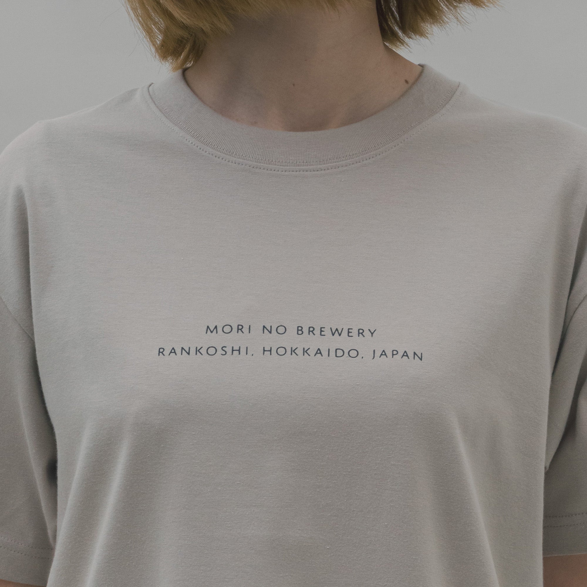 Tシャツ［ミルキーグレー］